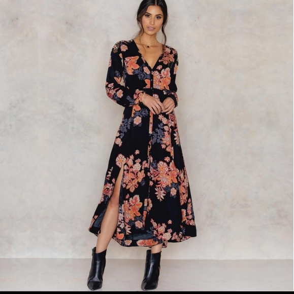 Free People Dresses & Skirts - FREE PEOPLE Miranda Long Sleeve Midi Dress